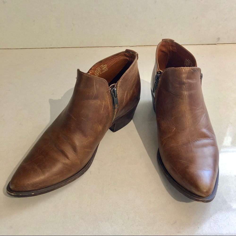 Steve Madden “Ajay” Brown Leather Booties